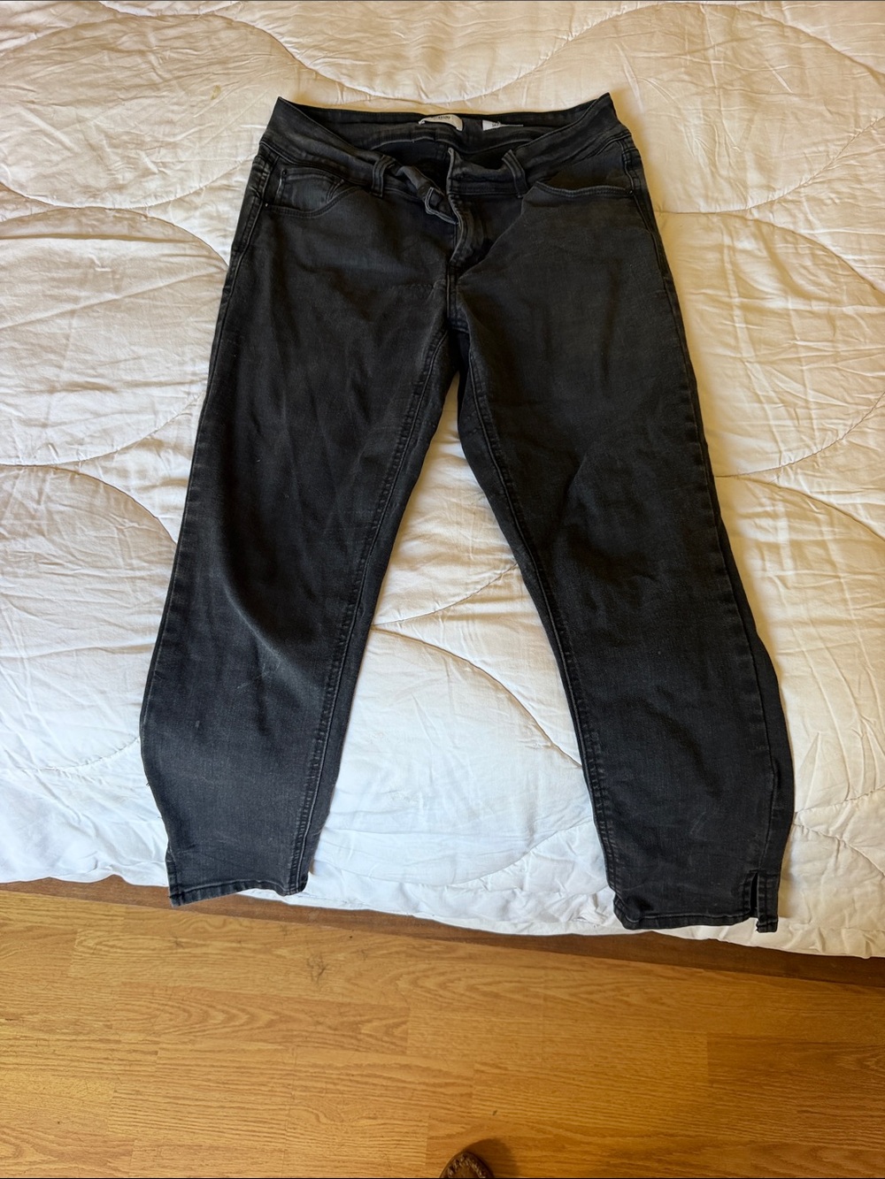 Kensie Women's Black Ankle Crop Jeans